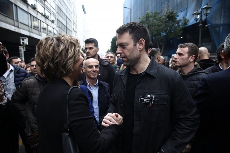 ΣΥΡΙΖΑ: Ανακωχή λόγω δημοσκοπήσεων – Τι θα αλλάξει ο Κασσελάκης
