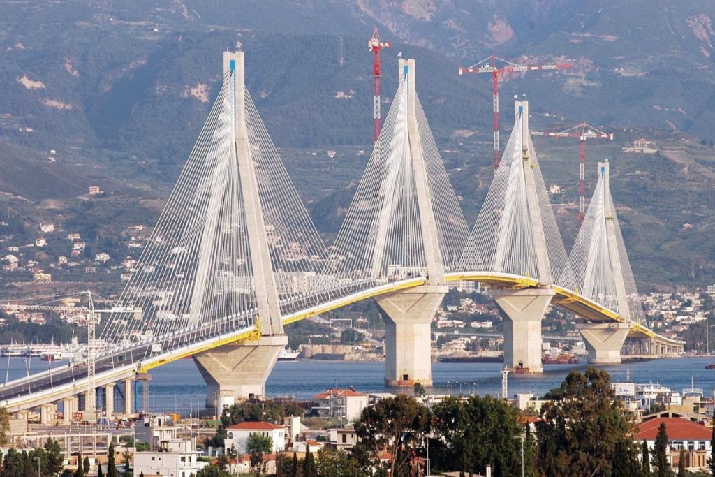 Κλειστό το πορθμείο Ρίου-Αντιρρίου λόγω ισχυρών ανέμων