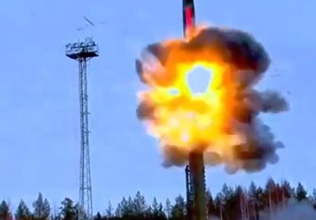 Πούτιν: Πραγματοποίησε δοκιμαστική εκτόξευση βαλλιστικού πυρηνικού πυραύλου