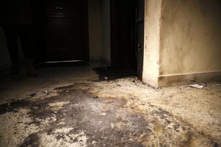 Βύρωνας: Έκρηξη με γκαζάκια σε είσοδο πολυκατοικίας