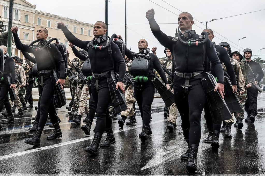 NATO: Ο λόγος που ζητά αποκλειστικά Έλληνες βατραχανθρώπους