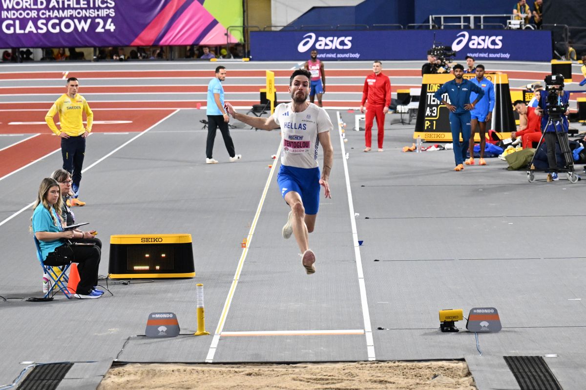 Μίλτος Τεντόγλου, η τρομερή συλλογή μεταλλίων του