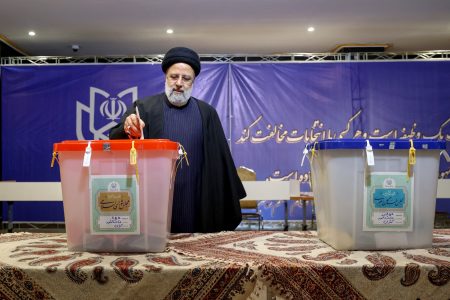 Ιράν: Νίκη για τους συντηρητικούς στις βουλευτικές εκλογές και ρεκόρ αποχής