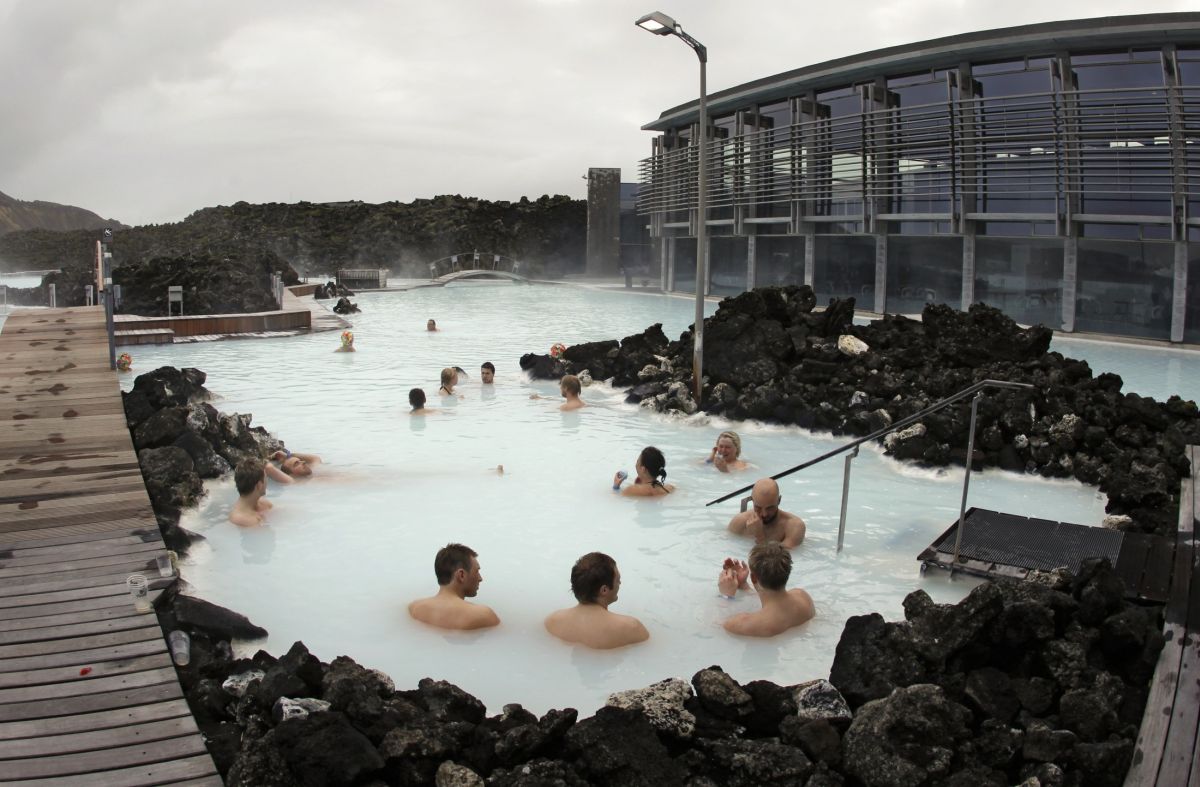 Ισλανδία: Εκκενώθηκε το Blue Lagoon – Ρέει μάγμα μετά από σεισμό