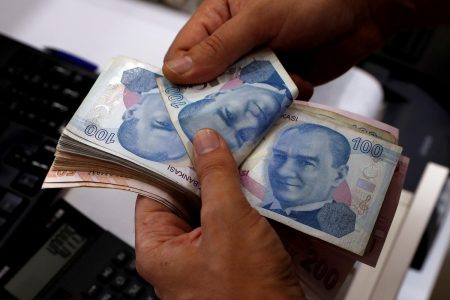 Τουρκία: Καταρρέει η λίρα – Στο 67,1% ο πληθωρισμός