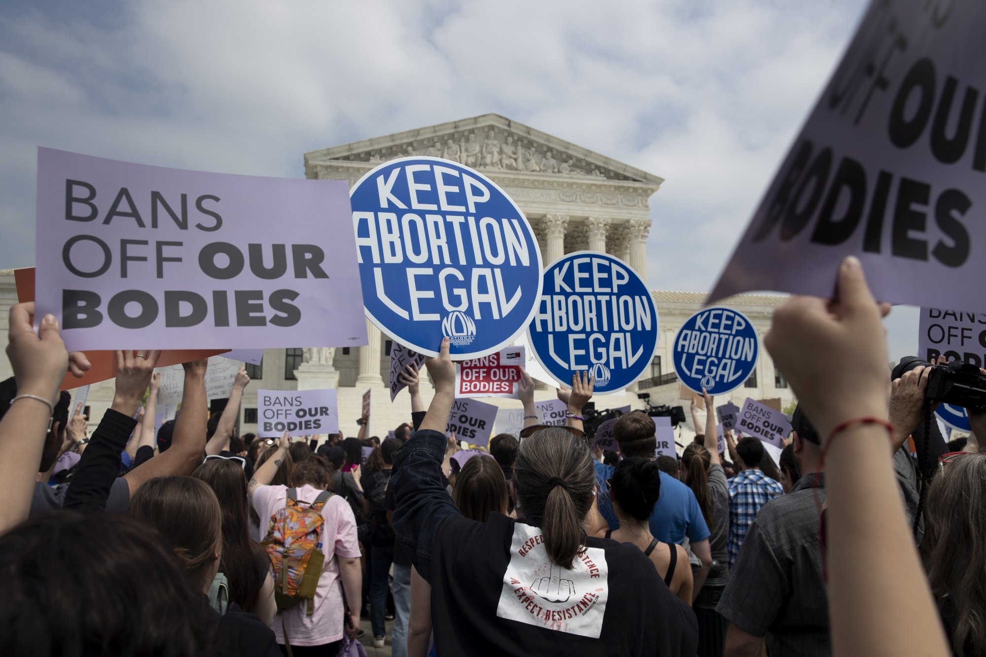 «Υπό πολιορκία» στις ΗΠΑ το δικαίωμα στην άμβλωση