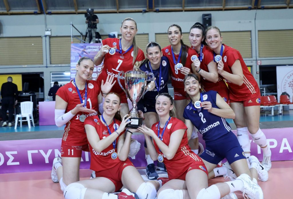 ΑΕΚ – Ολυμπιακός 0-3: Δώρο γενεθλίων η κούπα