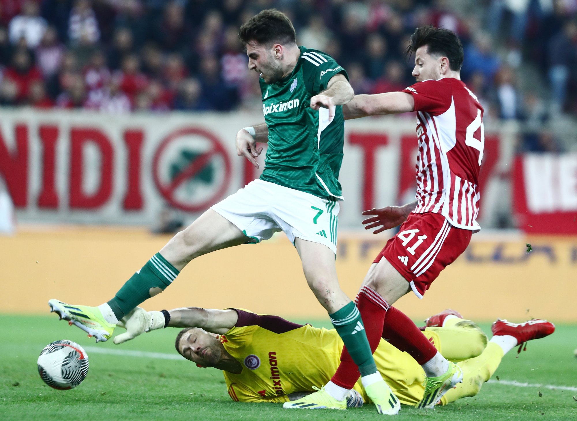 Ολυμπιακός – Παναθηναϊκός 1-3: Ανατροπή στο Φάληρο με Μπακασέτα – Ιωαννίδη