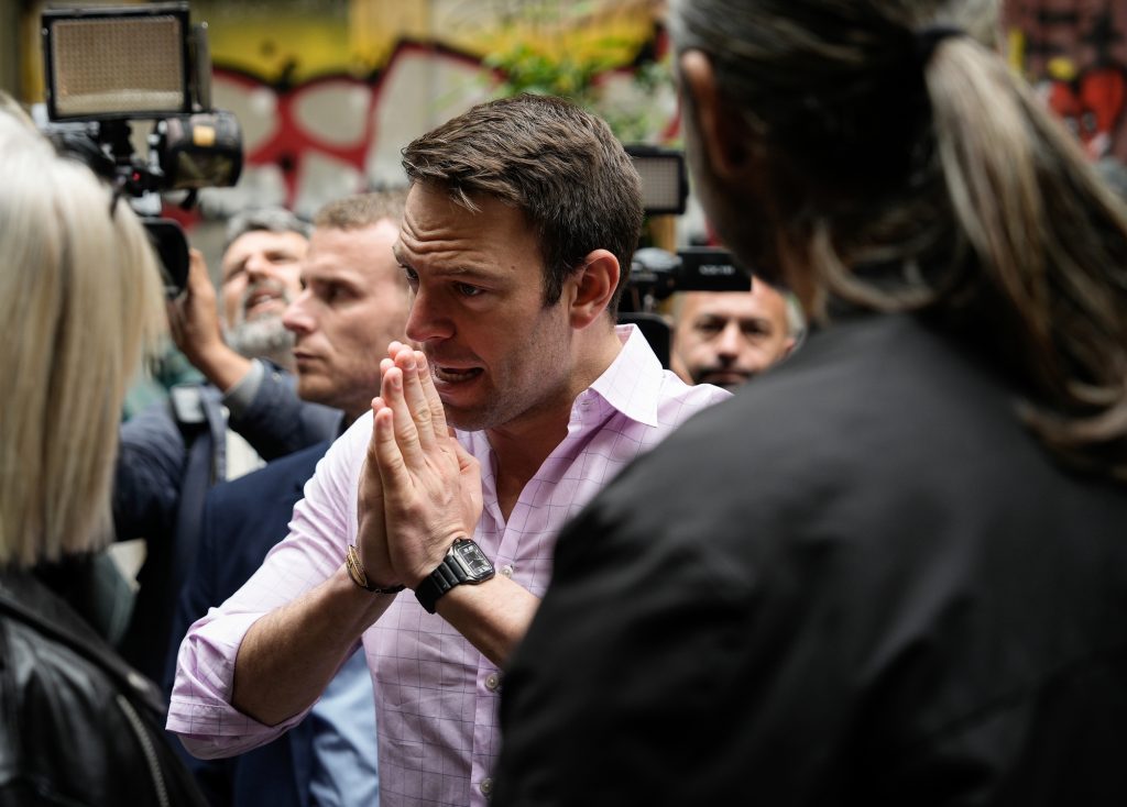 ΣΥΡΙΖA: Τα αστακοκάραβα του Κασσελάκη και οι τρικυμίες της Κουμουνδούρου