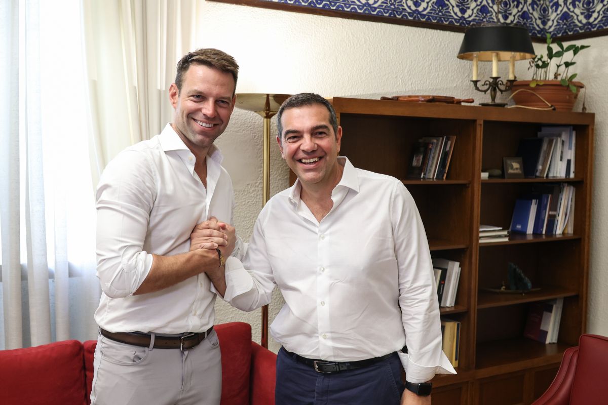 Ο Τσίπρας και η (χαμένη) μπάλα με τον Κασσελάκη