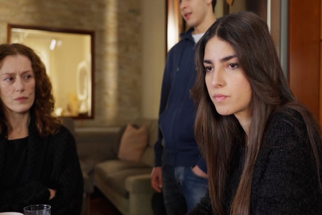 Η γη της ελιάς: Η Αρετή οδηγείται στον ανακριτή