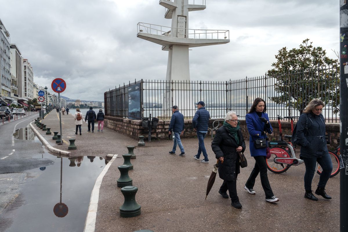 Καιρός: Βροχερός ο καιρός σήμερα – Πώς θα είναι το τριήμερο