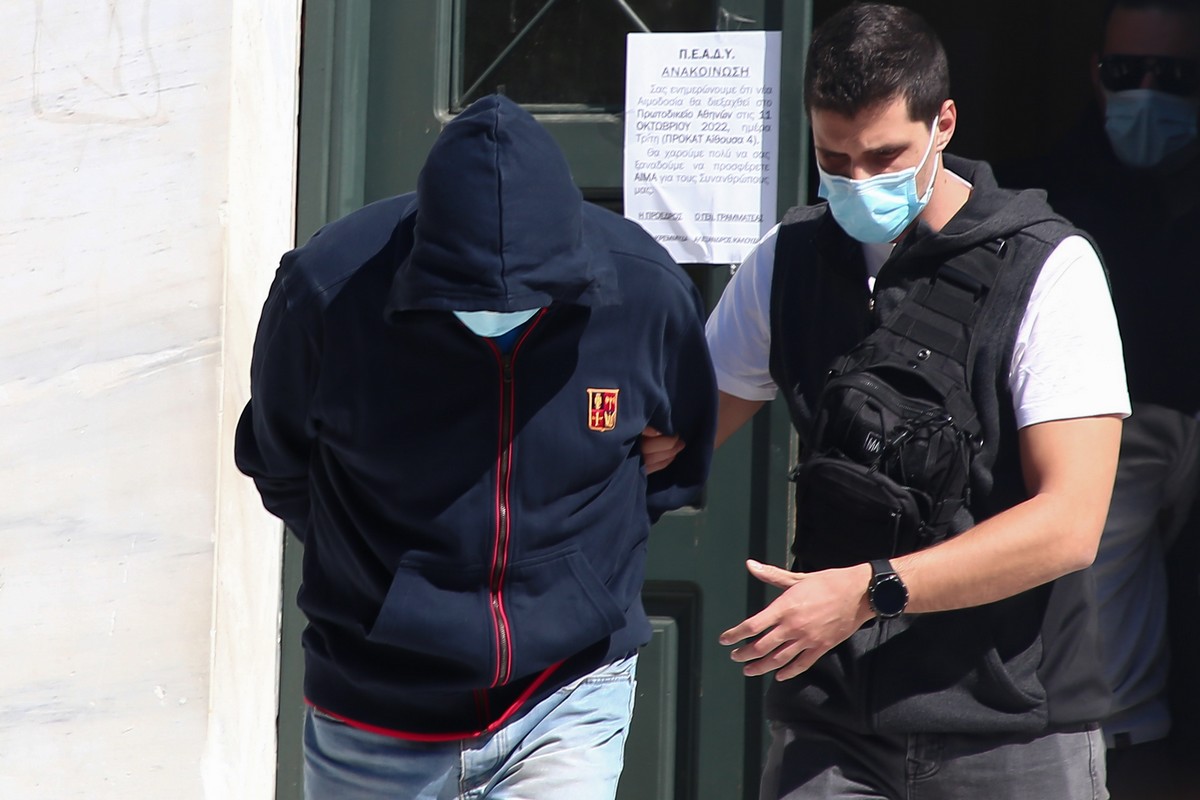 Κολωνός: Τα μηνύματα που καίνε τον Μίχο και την εισήγηση της εισαγγελέως