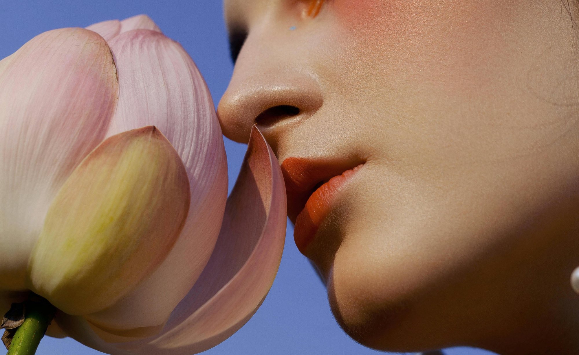 Covid: Πώς είναι να ζεις χωρίς όσφρηση και γεύση; «Έκλαιγα όλη μέρα»