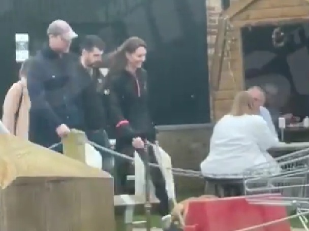 Κέιτ Μίντλετον: Βίντεο από την πρώτη δημόσια εμφάνισή της