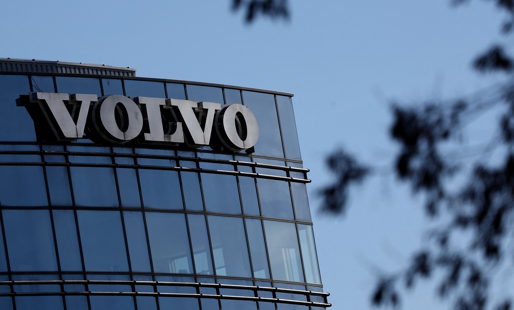 H Volvo Cars αλλάζει τον τρόπο πώλησης αυτοκινήτων