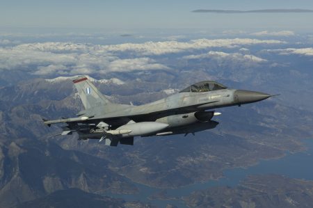Κατέπεσε F-16 ανοικτά της Χαλκιδικής – Σώος ο πιλότος