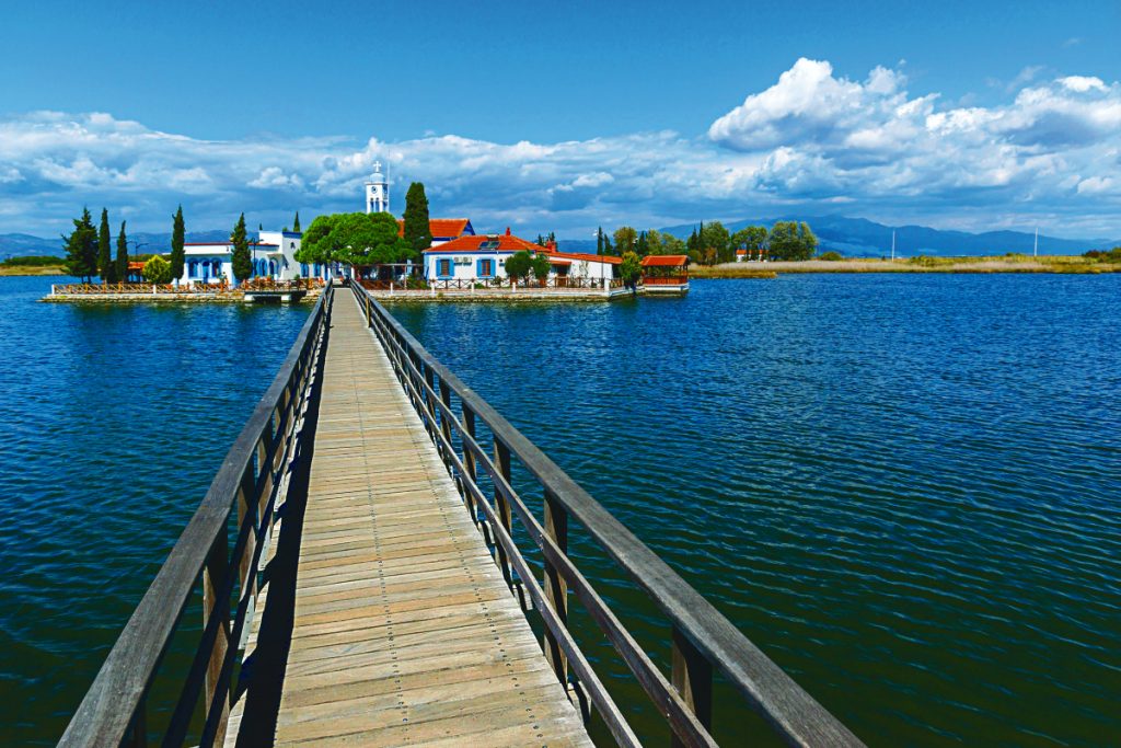 Ιστορικές μονές, ιδιαίτεροι ναοί