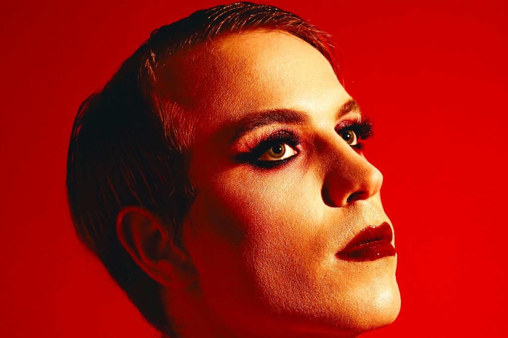 Ενα αγόρι με κραγιόν