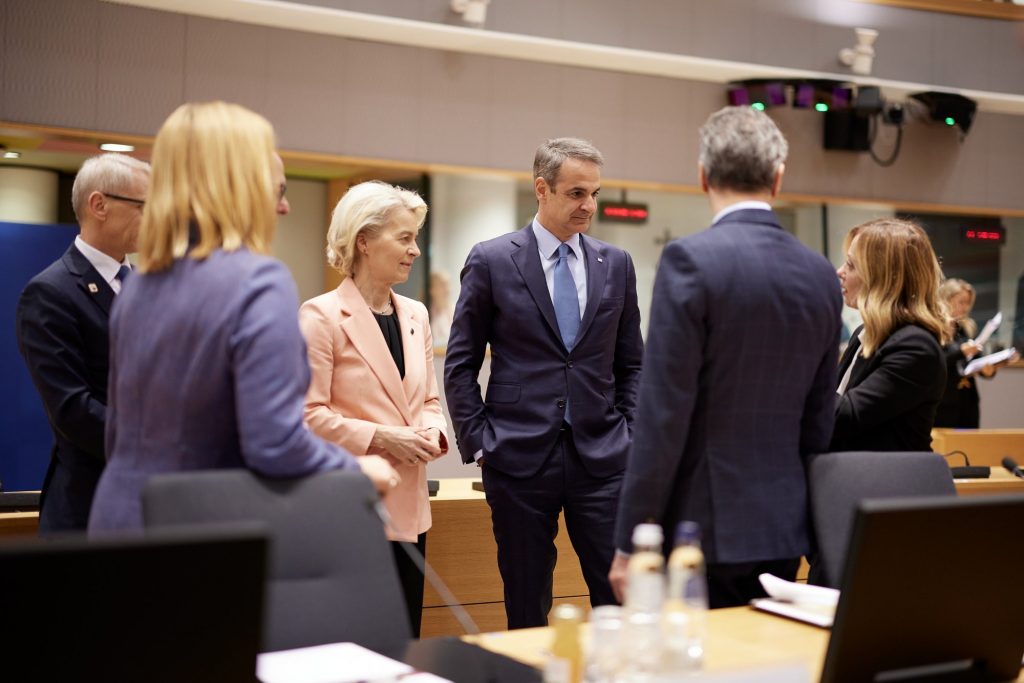 Σύνοδος Κορυφής – Μητσοτάκης: Έκδοση ευρωομολόγου για αμυντική θωράκιση