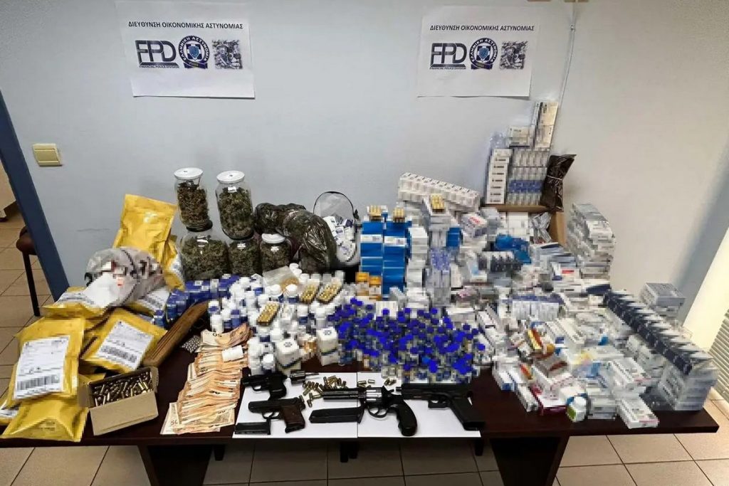 Πέντε συλλήψεις για διακίνηση αναβολικών και ναρκωτικών