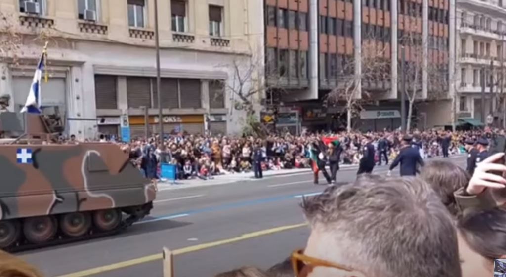 Προσπάθησαν να ανοίξουν παλαιστινιακές σημαίες στην παρέλαση – 8 προσαγωγές