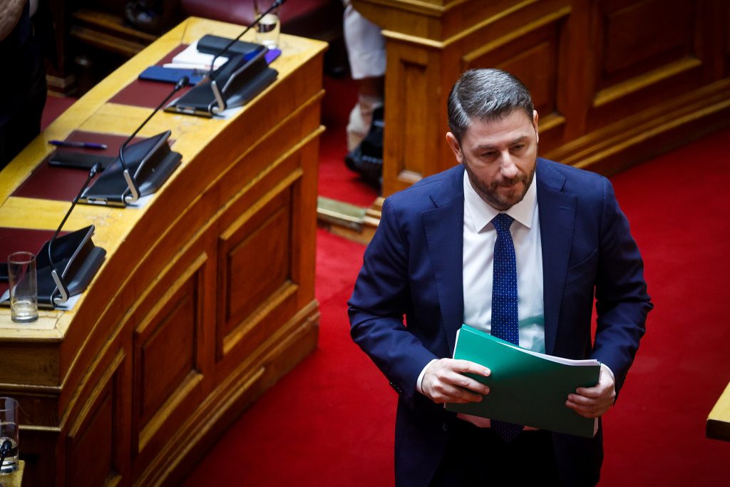 Βουλή: Κατατίθεται κοινή πρόταση δυσπιστίας – «Πολύ καλή επικοινωνία» ΣΥΡΙΖΑ-ΠαΣοΚ