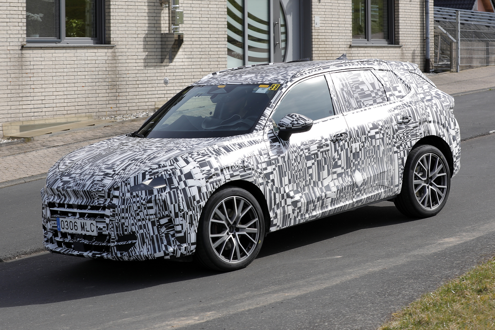 Cupra: Σε δοκιμές εξέλιξης το νέο Terramar