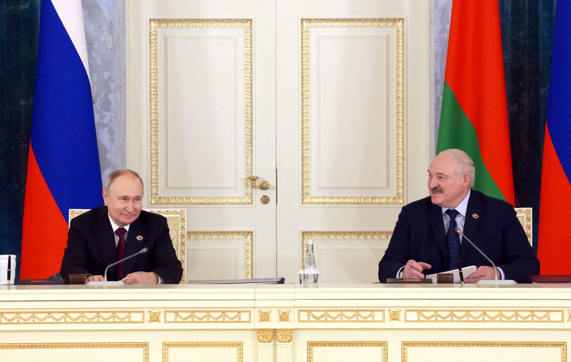 Λουκασένκο διαψεύδει Πούτιν: Οι δράστες προσπάθησαν να διαφύγουν στη Λευκορωσία