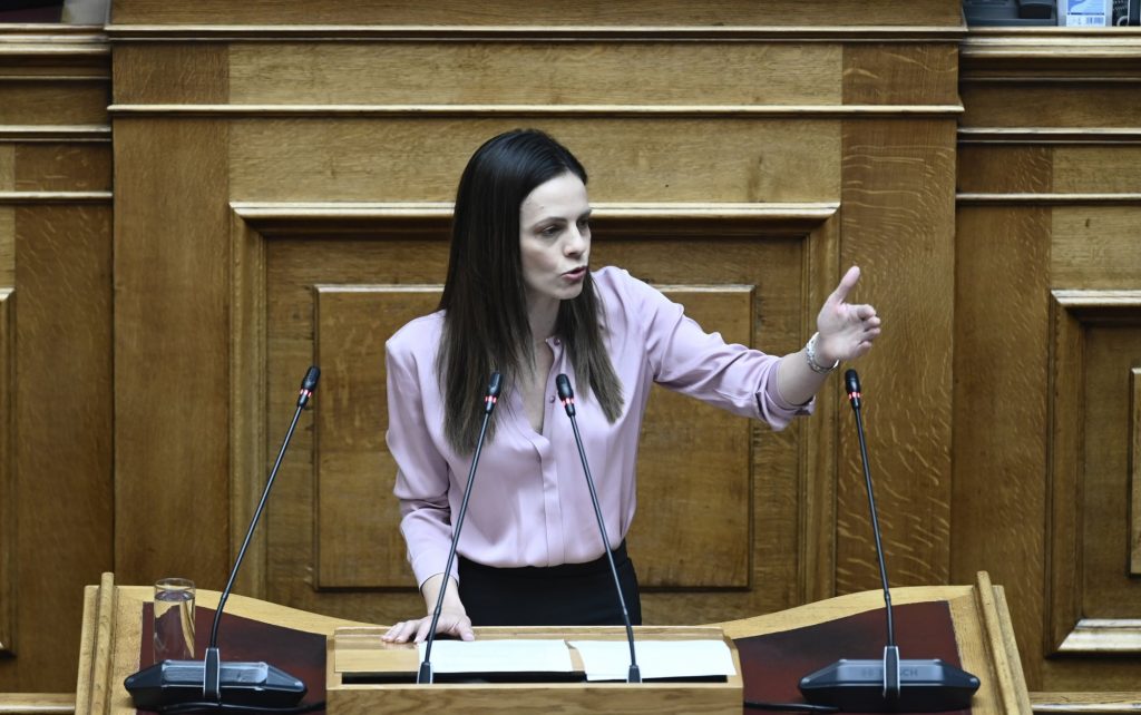 Αχτσιόγλου: Οι μέρες απόδρασης της κυβέρνησης από τις ευθύνες της είναι μετρημένες