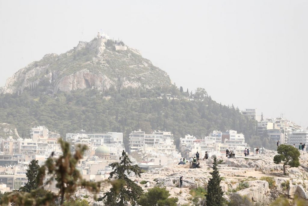 Αφρικανική σκόνη: Τρίτο κύμα, καμπανάκι κινδύνου από το Copernicus