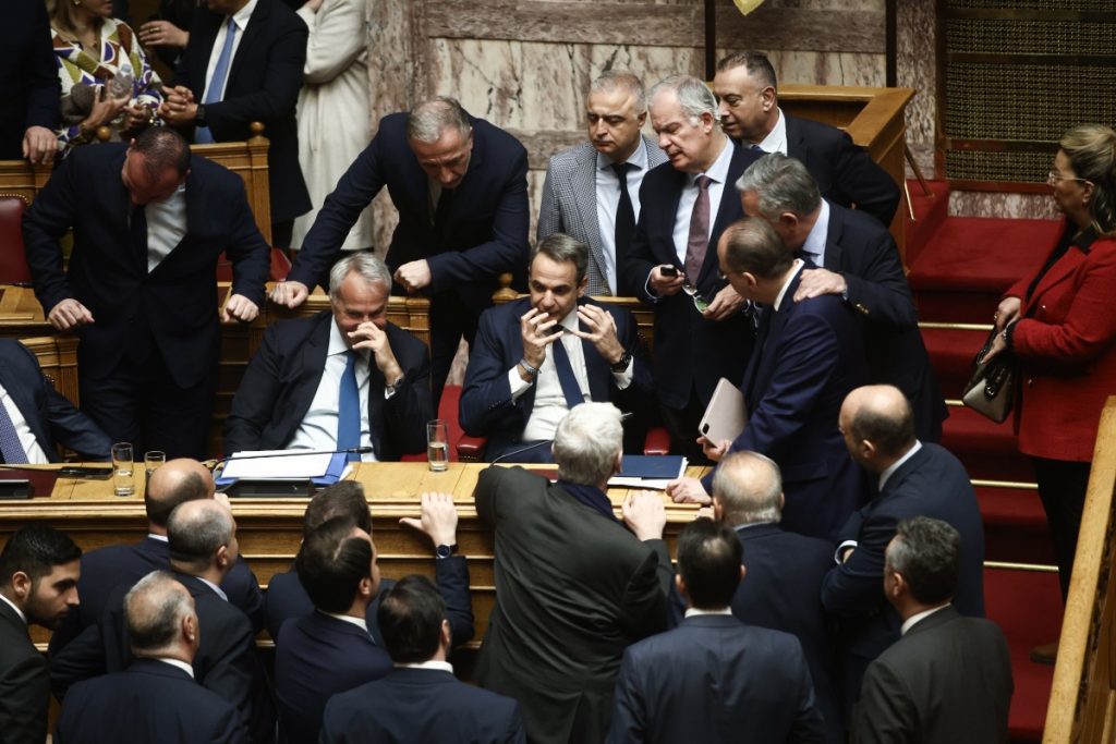 Ποιος θέλει να ρίξει τον Μητσοτάκη;