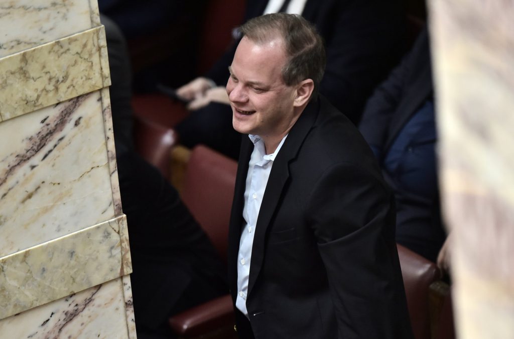 Τέμπη: «Συνένοχος όποιος χειροκρότησε τον Καραμανλή» – Ξεσπά μητέρα θύματος