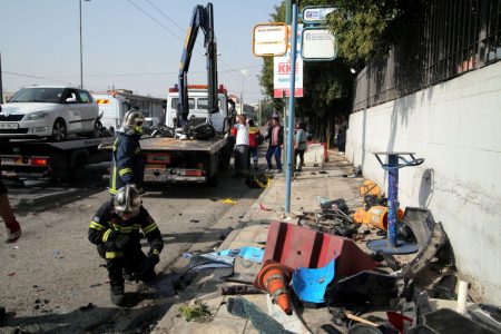 Καραμπόλα 9 οχημάτων: Διαλυμένα αυτοκίνητα και 3 τραυματίες