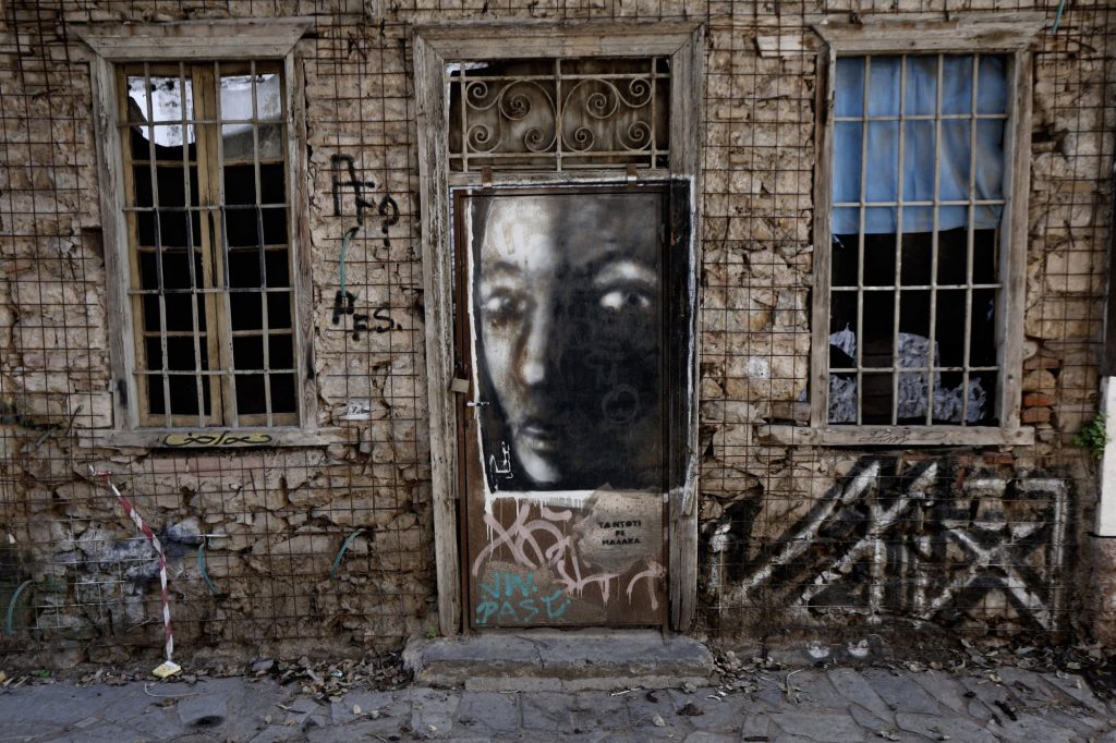 ΕΛΣΤΑΤ: Στο κατώφλι της φτώχειας πάνω από το 26% του πληθυσμού της Ελλάδας