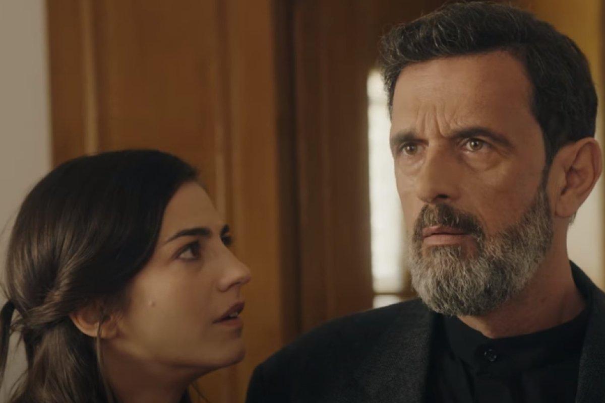 Το Ναυάγιο: Ο Ιπποκράτης πιάνει Ειρήνη και Πέτρο στο σπίτι του Στελή