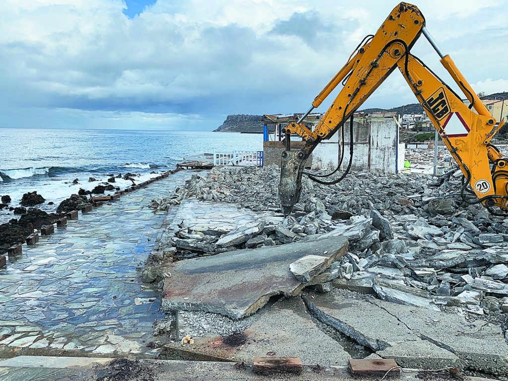 Το πέλαγος των αυθαιρέτων στα νησιά του Αιγαίου – Γιατί καθυστερούν τα πρωτόκολλα κατεδάφισης