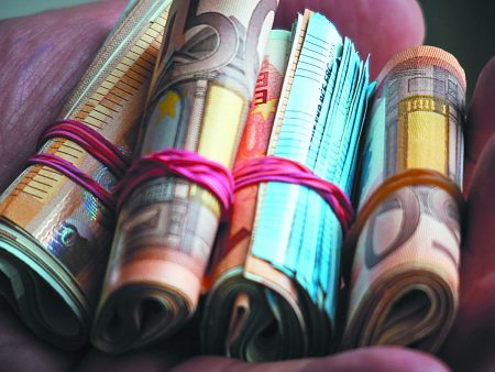 ΑΦΜ: Εγγύηση έως 500.000 ευρώ απαιτεί η Εφορία από πρώην φοροφυγάδες
