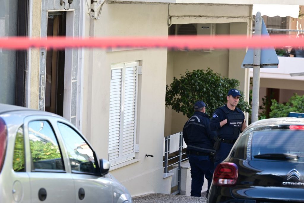 Ηλιούπολη: Θρίλερ με τη μητέρα και τον γιο που βρέθηκαν νεκροί