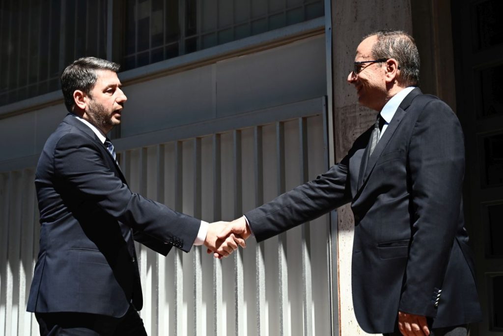 Υποκλοπές: Γιατί θα μείνει στα χαρτιά η «ενημέρωση» Ανδρουλάκη