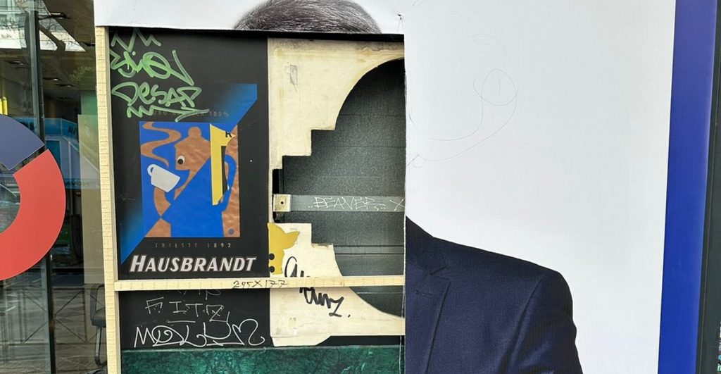 Δημοκράτες: Επίθεση στα γραφεία της Αθήνας