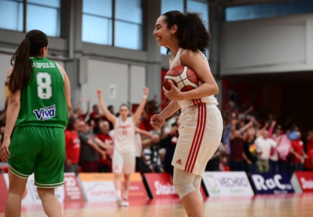 Ολυμπιακός – Παναθηναϊκός 72-69: Πρώτη νίκη κι αβαντάζ τίτλου