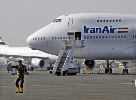 Ιράν: Ανοίγουν ξανά τα αεροδρόμια της χώρας