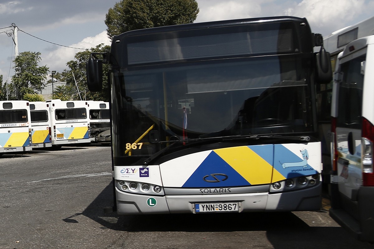 Λιόσια: Λεωφορείο έπεσε σε κολώνα – Πέντε τραυματίες