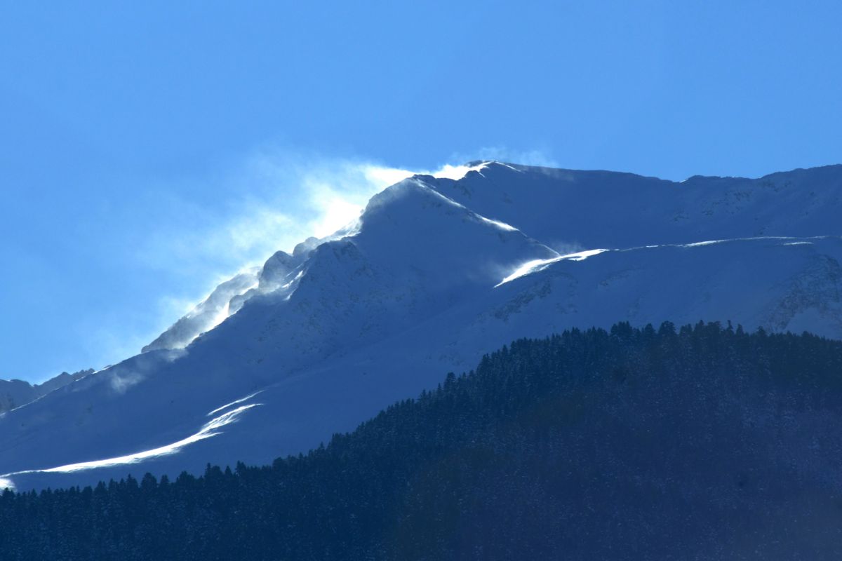 Καιρός: Αεροχείμαρρος φέρνει χιόνια τον Απρίλιο – Η πρόβλεψη Τσατραφύλλια