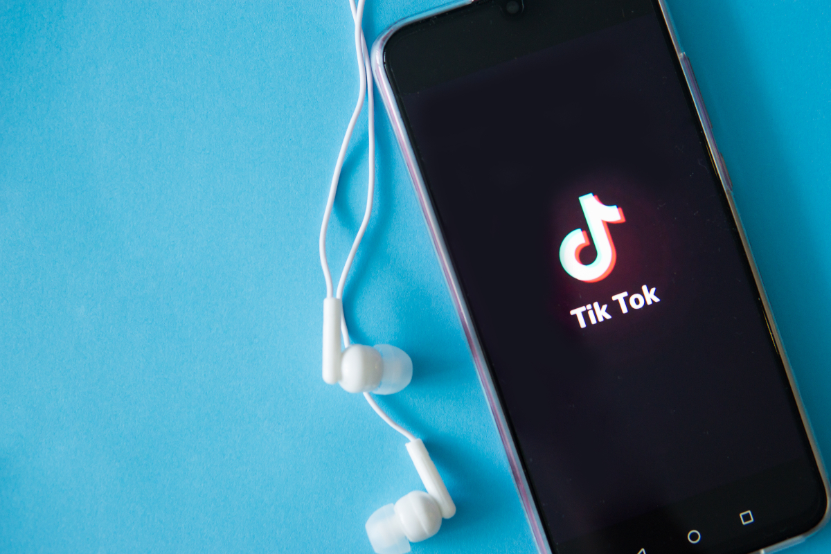 TikTok: Ο διωγμός από τις ΗΠΑ και η κρίσιμη ψηφοφορία