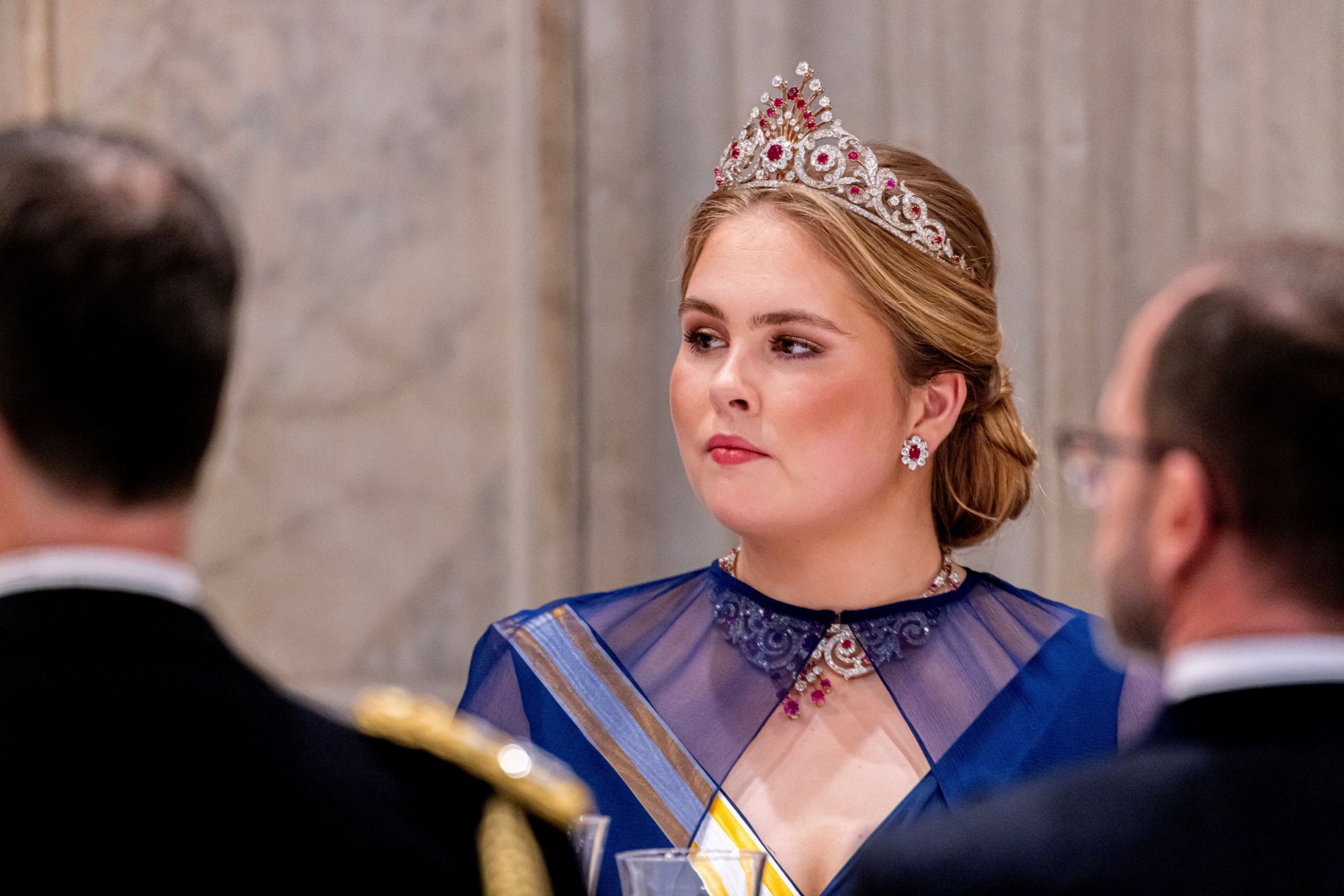 Πριγκίπισσα Αμαλία: Ο θρόνος, οι απειλές και η στενή σχέση με την Ελλάδα