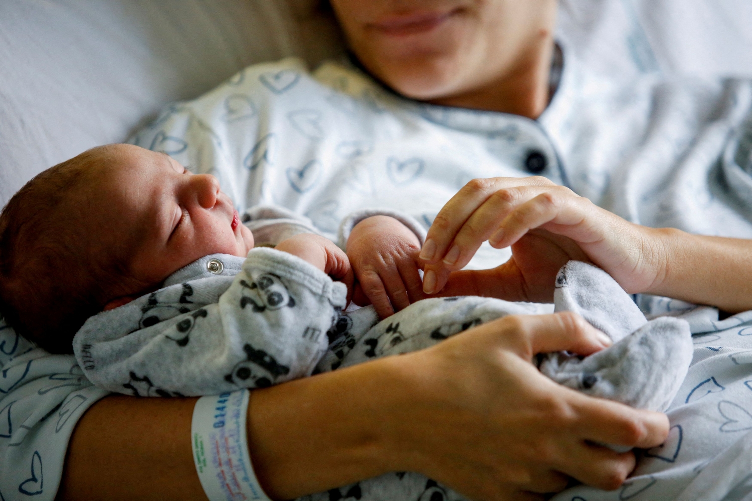 Επίδομα μητρότητας: Το ανώτερο ποσό και οι νέες κατηγορίες