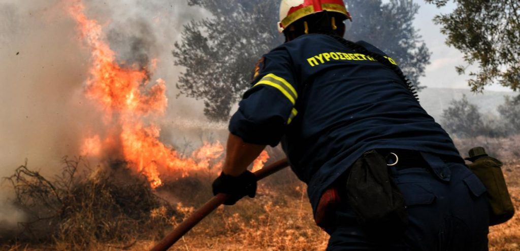 Οι πυρκαγιές δεν αντιμετωπίζονται με ευχολόγια