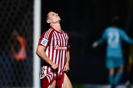 Άρης – Ολυμπιακός 1-1: Έχασαν έδαφος οι ερυθρόλευκοι, διαμαρτύρονται για τη διαιτησία